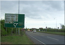 TM1322 : Colchester Road (A133) approaching roundabout by JThomas