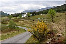NN2634 : Glen Orchy Farm by Alan Reid