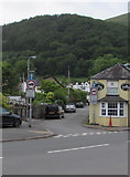 SO2813 : Kiln Road junction, Llanfoist by Jaggery