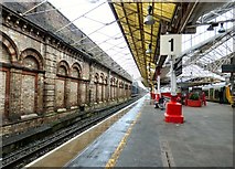 SJ7154 : Crewe Station platform 1 by Gerald England
