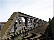 SK8379 : Torksey Viaduct by Graham Hogg