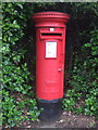 Elizabethan postbox on Comiston Road, Edinburgh EH10