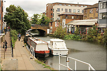 TQ3383 : Regent's Canal by Richard Croft