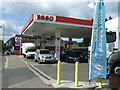 Service station on Lea Bridge Road (A104)