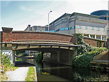 TQ0584 : The Oxford Road bridge (no.185) over the Grand Union Canal by Mike Quinn