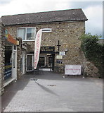 ST1600 : Black Lion Shopping Court, Honiton by Jaggery