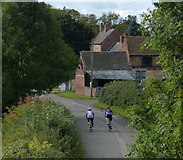 SK3900 : Cyclists at Aqueduct Farm by Mat Fascione