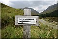 NM9185 : Direction sign on Glen Finnan path by Bill Kasman