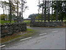 NH5017 : Entrance gateway to Corriegarth Lodge by Richard Law