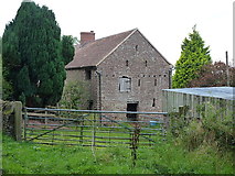 SO5785 : Barn near The Brums by Richard Law