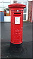 TA2048 : George V postbox on Cliff Road, Hornsea by JThomas