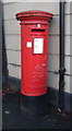 TA2047 : George VI postbox on Market Place, Hornsea by JThomas