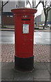 TA0827 : George V postbox on Hessle Road, Hull by JThomas