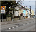 SN4400 : Rhesi unigol o draffig/Single file traffic sign, Ashburnham Road, Burry Port by Jaggery