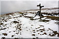 SD8181 : Finger post and cairn at junction of paths on Dales Way by Roger Templeman