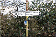 TL1824 : Signpost on Hitchwood Lane by Geographer