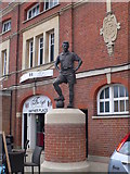 TQ2376 : Statue of Johnny Haynes at Craven Cottage by Eirian Evans