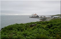 NM2256 : Oban ferry leaving Coll pier by Alan Reid
