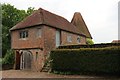 Oast house at Limekiln Farm, Golden Cross