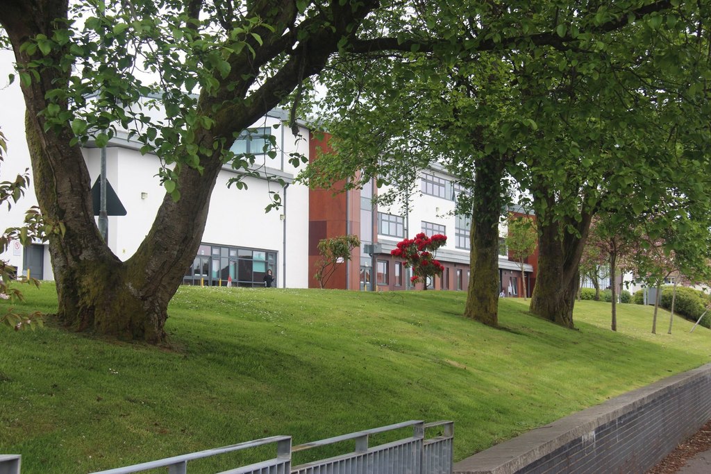 Dunoon Grammar School © Alan Reid :: Geograph Britain and Ireland