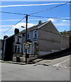 Wires over a Bargoed corner