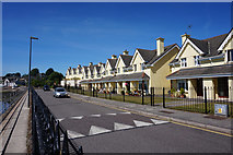 W7865 : Houses at Whitepoint Moorings, Cobh by Ian S