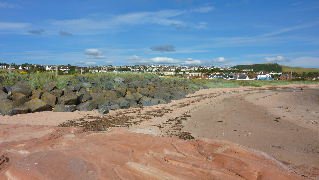 Beach at West Kilbride © Richard Cooke :: Geograph Britain and Ireland