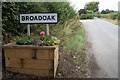 Attractive entrance to Broadoak