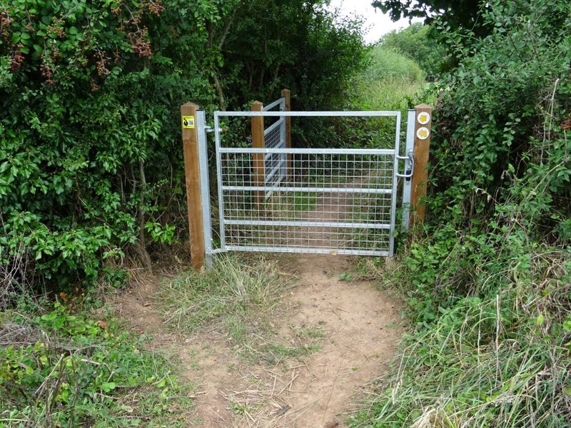 New footpath gates © Philip Halling :: Geograph Britain and Ireland