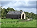 SJ8676 : Newly built barn off Bradford Lane by Graham Hogg