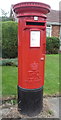 Elizabeth II postbox on Kennedy Drive, Unsworth