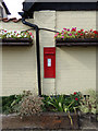 TL8723 : Kings Head Edward VII Postbox by Geographer