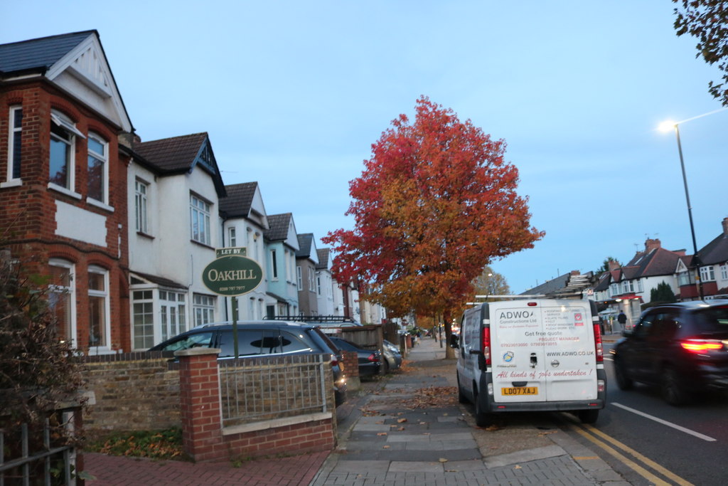 london-road-isleworth-david-howard-geograph-britain-and-ireland