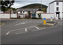 SO2914 : Junction of Merthyr Road and Brecon Road, Abergavenny by Jaggery