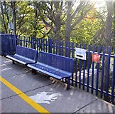 SU7073 : Platform seat, Reading West Station by N Chadwick