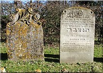 TG2008 : Graves in the Jewish burial ground by Evelyn Simak