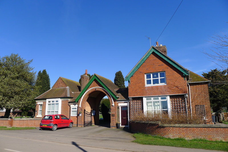 Cemetery lodge, Bosworth Road, Measham © Tim Heaton Geograph Britain