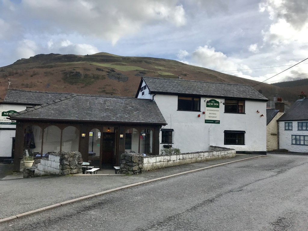 New Inn, Llangynog © John H Darch :: Geograph Britain and Ireland