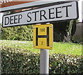 Yellow hydrant marker, Deep Street, Prestbury