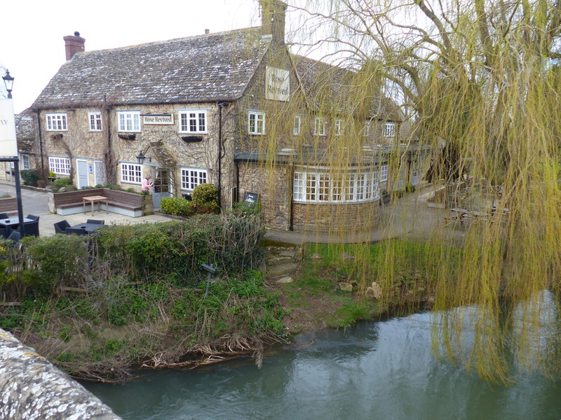 the-rose-revived-pub-from-the-bridge-ruth-sharville-geograph