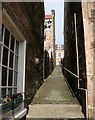 A narrow wynd