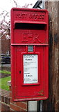 SJ9590 : Elizabeth II postbox on Compstall Road, Romiley by JThomas