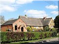 Knightcote-Methodist Chapel and Thatched House