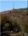 SO1401 : Hilltop communications mast viewed from Bargoed by Jaggery