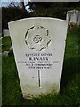 St Mary, Walton-on-Thames: CWGC grave (2)