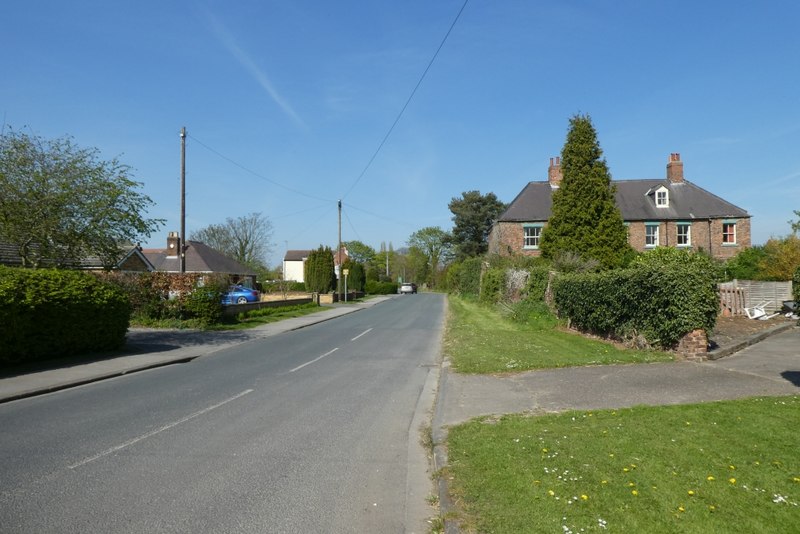 Houses in Drax © DS Pugh :: Geograph Britain and Ireland