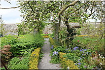 NX6851 : Broughton House Garden, Kirkcudbright by Billy McCrorie