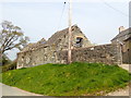 Ruined barn at Waen Rhydd