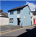 Stitches/Pwythau, 15 Drovers Road, Lampeter