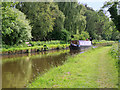 Narrowboat approaching Hampton Bank